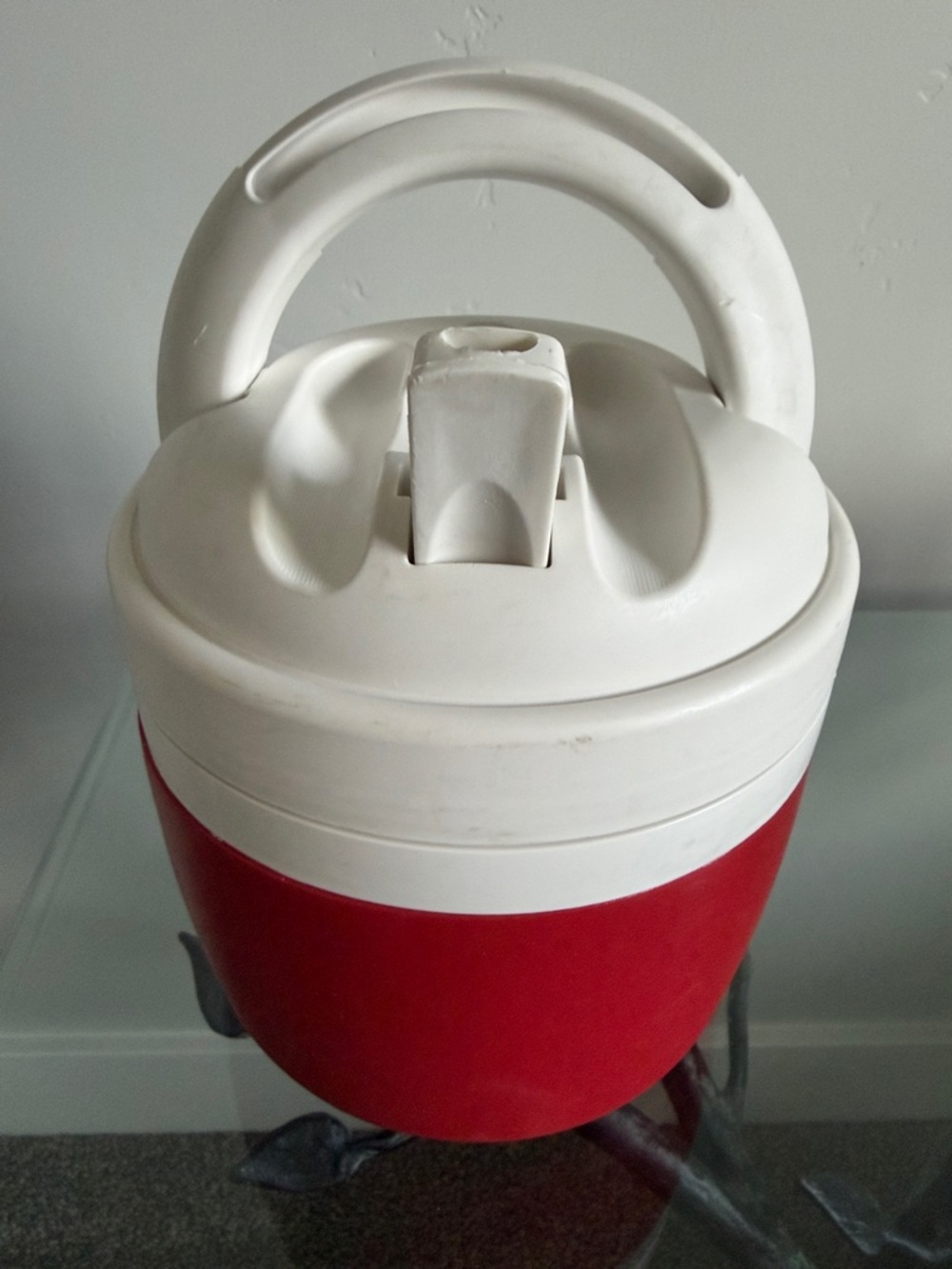 Vintage Igloo Elite 1/2 Gallon Insulated Water Jug Red & White. Pre-Owned - Picture 2 of 16
